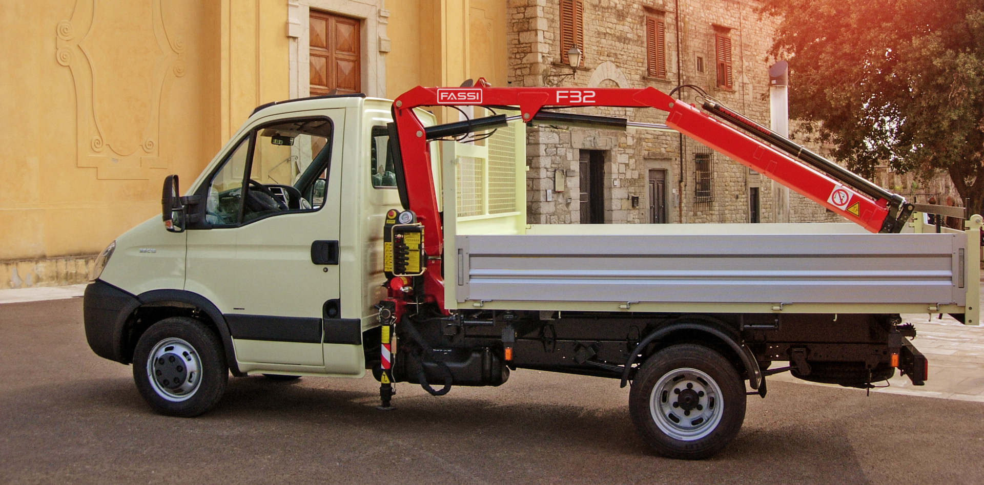 Fassi-truck-crane-F26A-active