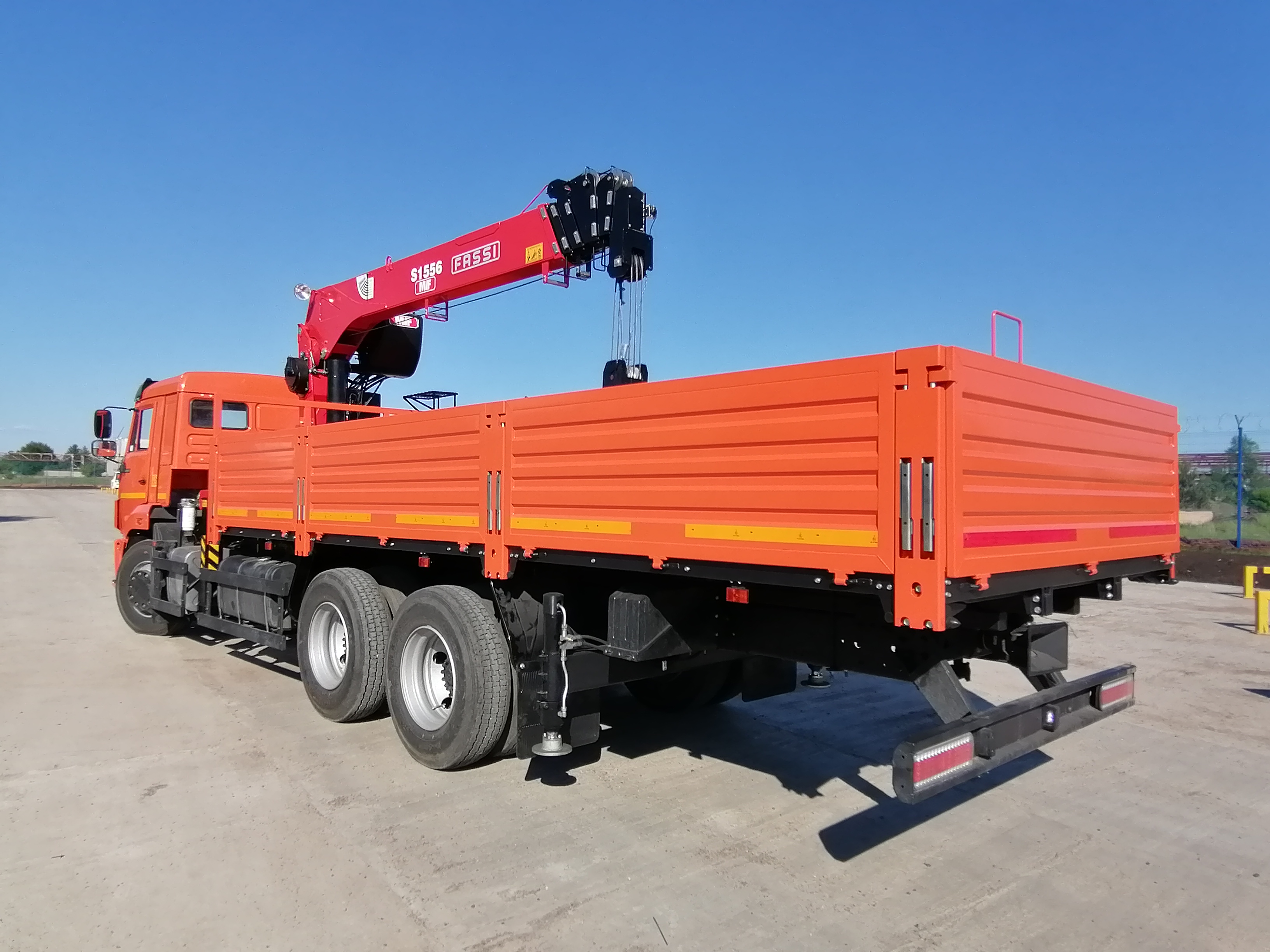 КАМАЗ 65115 с КМУ FASSI XR716