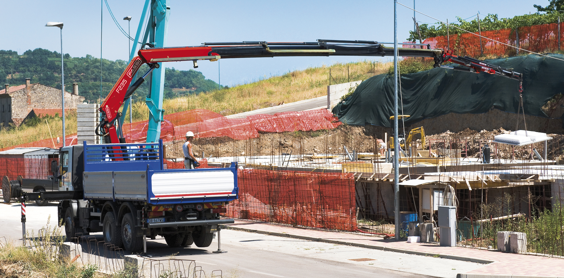 Fassi-truck-crane-F26A-active