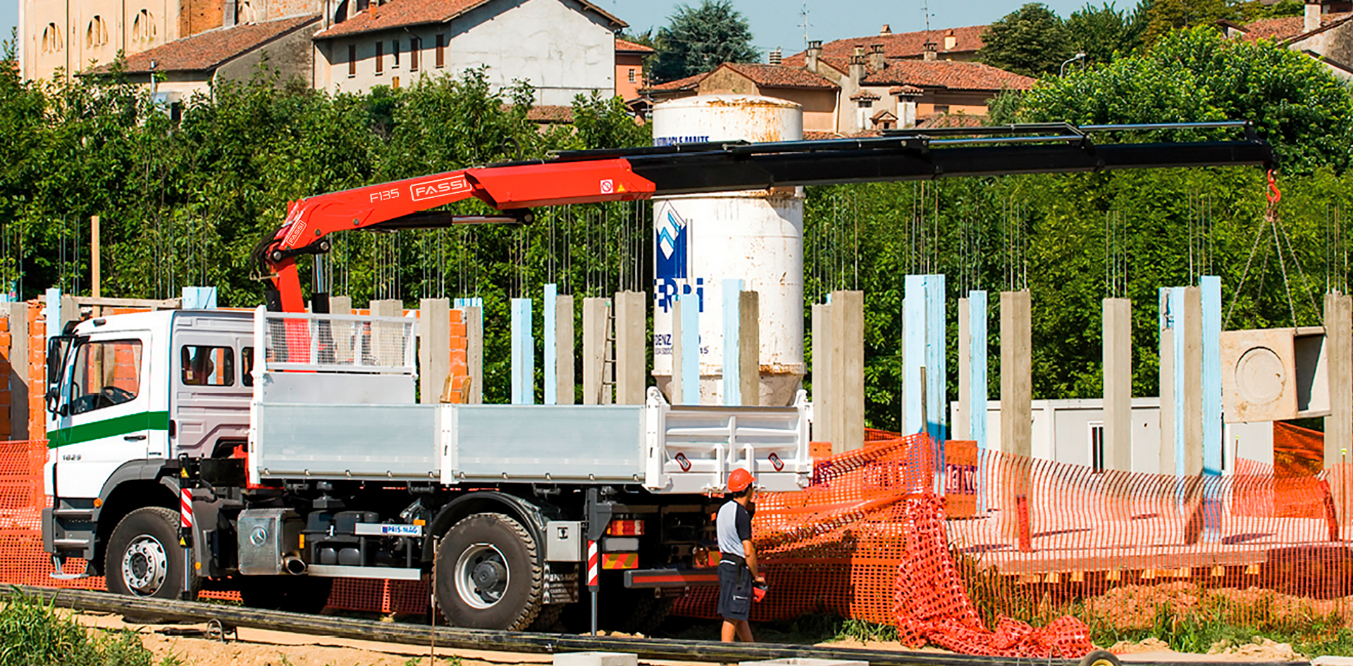 Fassi-truck-crane-F26A-active