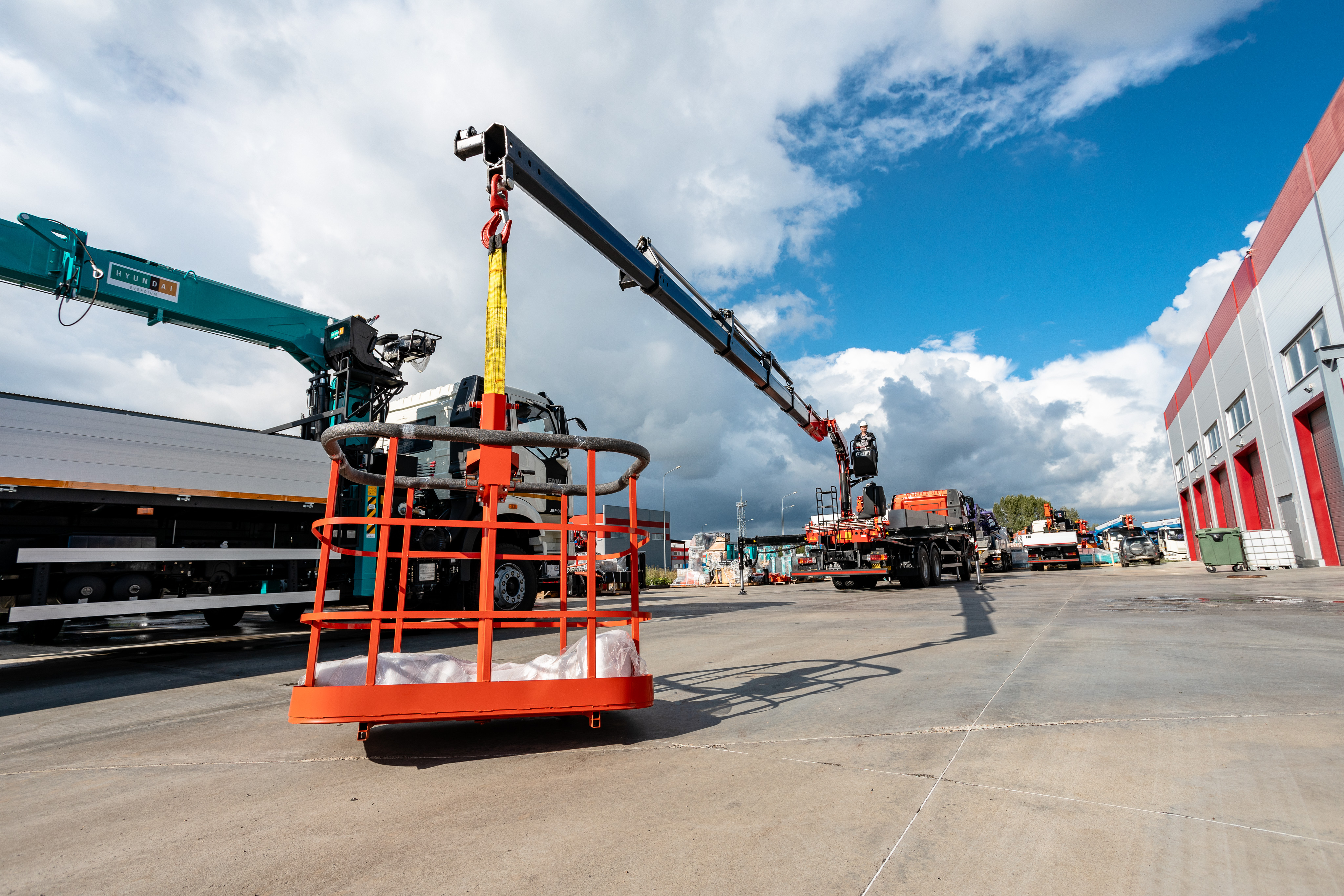 FAW (6х4) J6 CA3250 с КМУ FASSI F215A.0.25 на задний свес / за кабину / по запросу