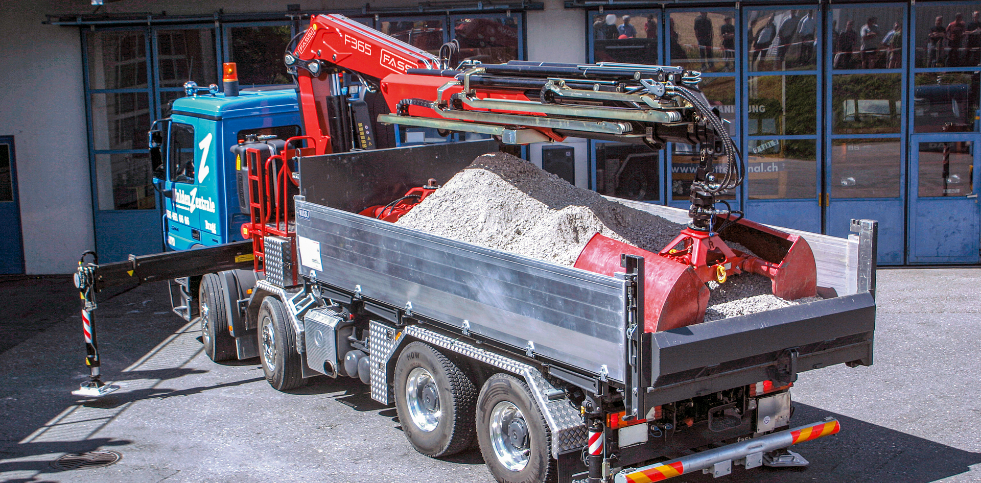 Fassi-truck-crane-F26A-active