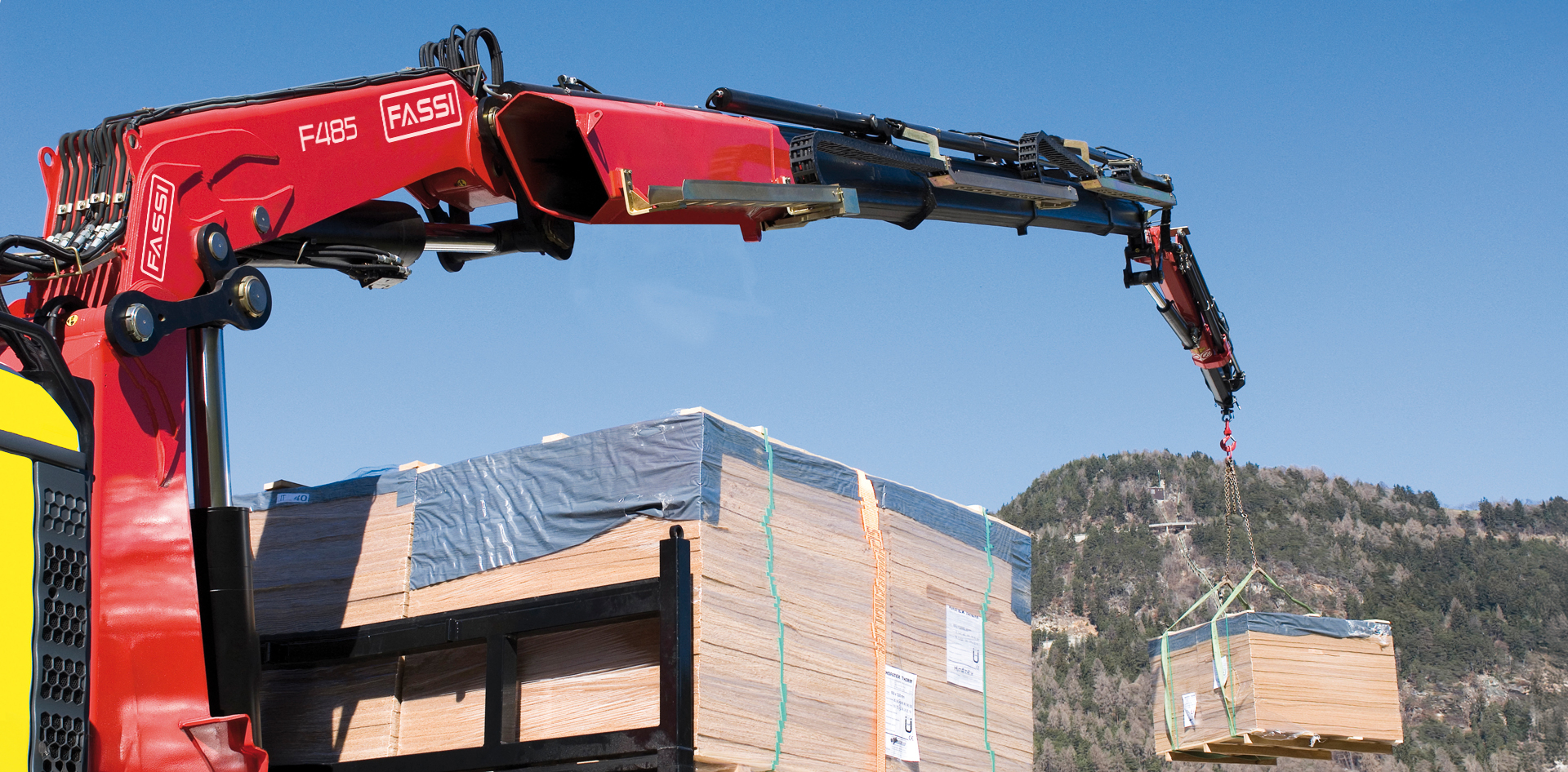 Fassi-truck-crane-F26A-active