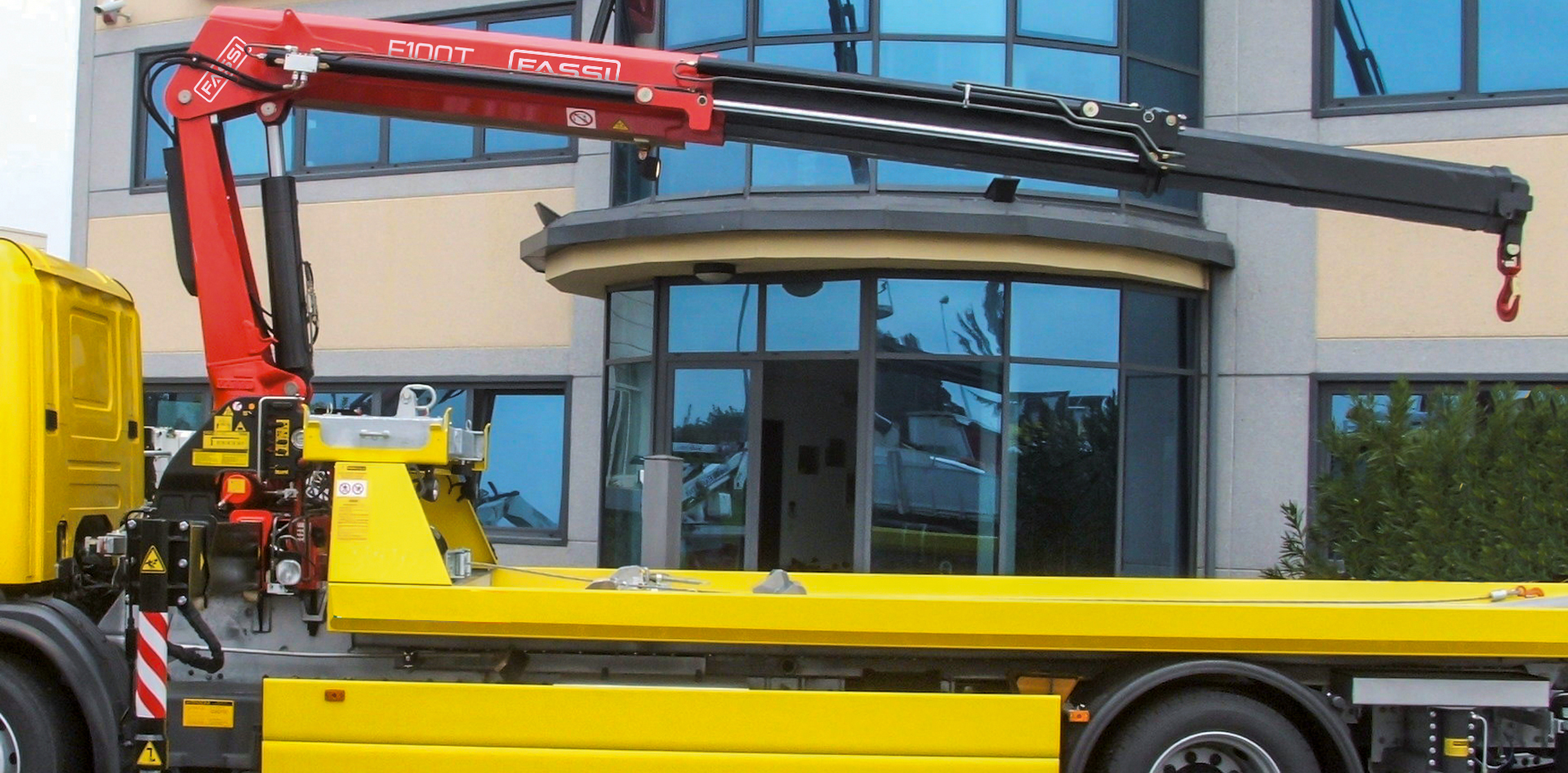 Fassi-truck-crane-F26A-active