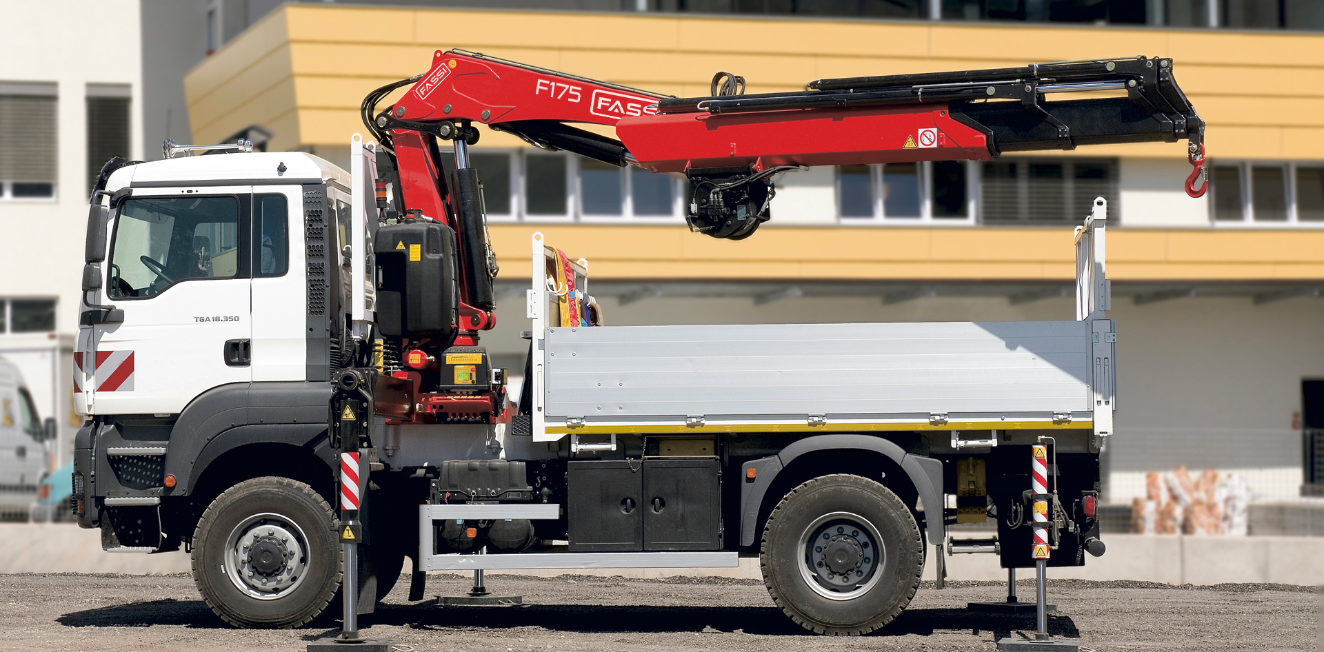 Fassi-truck-crane-F26A-active