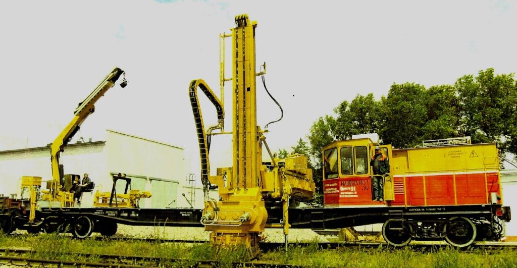 FASSI F415RA.2 для установки фундамента и свай