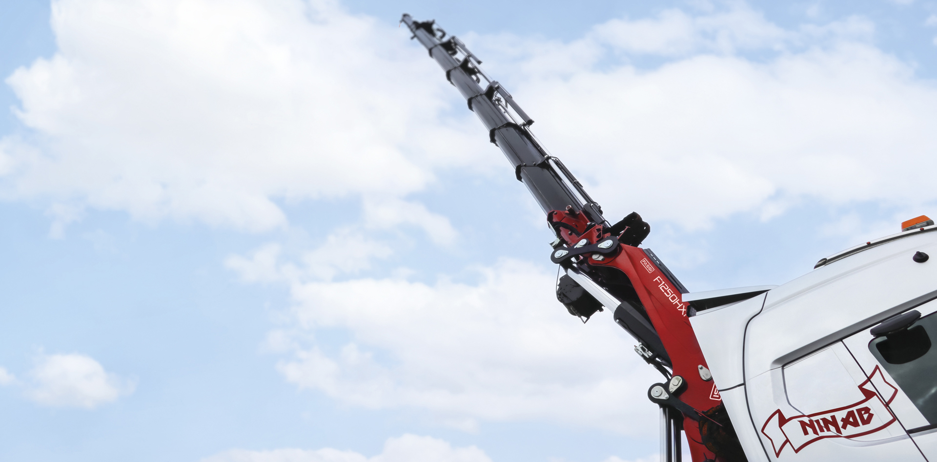 Fassi-truck-crane-F26A-active