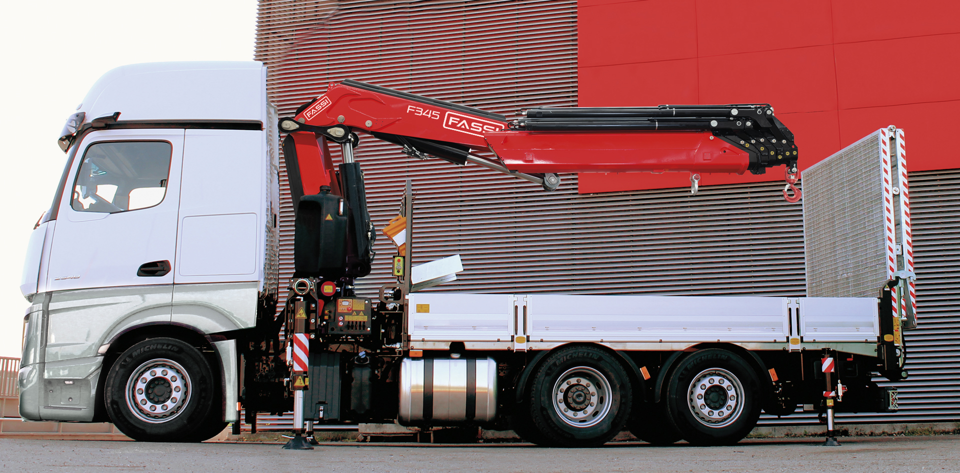 Fassi-truck-crane-F26A-active
