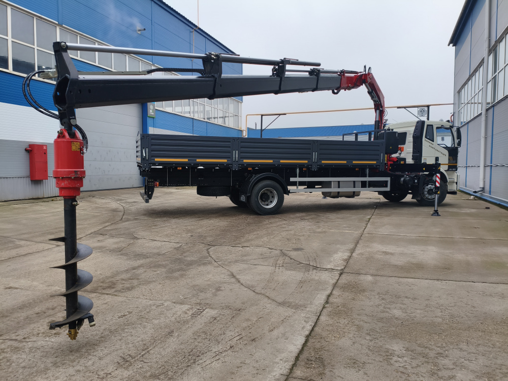 FAW 4x2 (18 т) с КМУ FASSI F215A.0.24 (ВНИМАНИЕ: кран с буром и радиоуправлением)