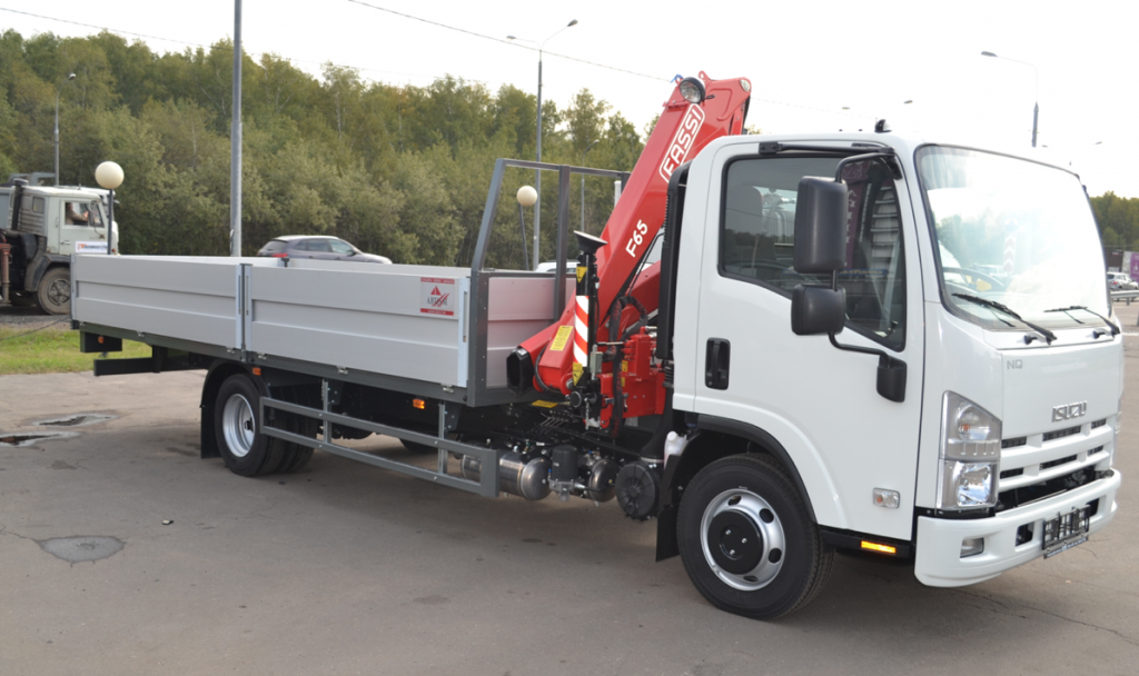 Бортовой автомобиль ISUZU NQR 90 и F65A - просто и надежно