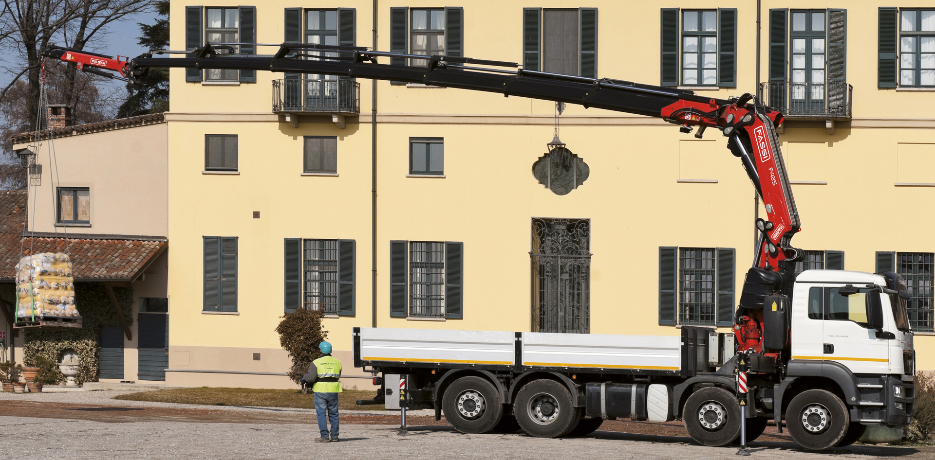 Fassi-truck-crane-F26A-active